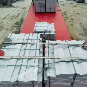 滨州 芝麻白仿形加直形路沿石出货日常