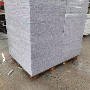 滨州 芝麻白火烧面1.8厚300*600地铺石，尺寸标准，厚薄均匀