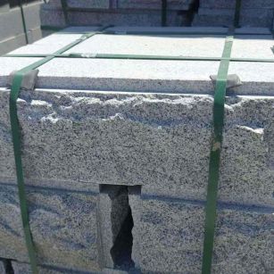 滨州 芝麻白花岗岩自然面成品