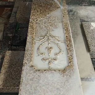 滨州 黄金麻花岗岩异形加工雕刻栏杆大柱