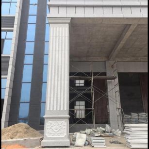 滨州 芝麻白光面花岗岩门楼大柱（罗马柱）配雕花底座