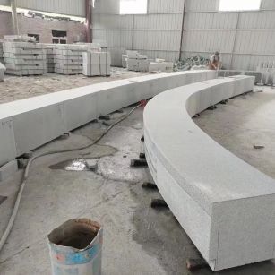 滨州芝麻白花岗岩石板材 园林光面弧形坐凳