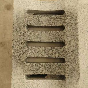 滨州 芝麻白拉丝面花岗岩U型开槽排水槽