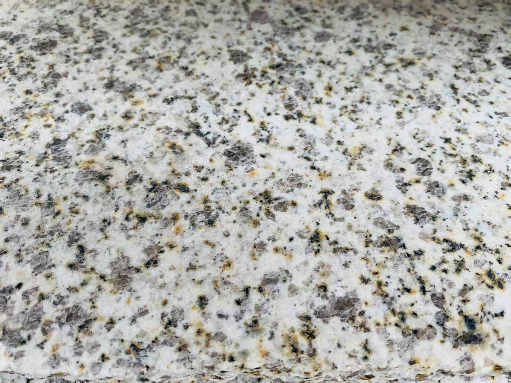 滨州 黄金麻花岗岩石材浅黄光面