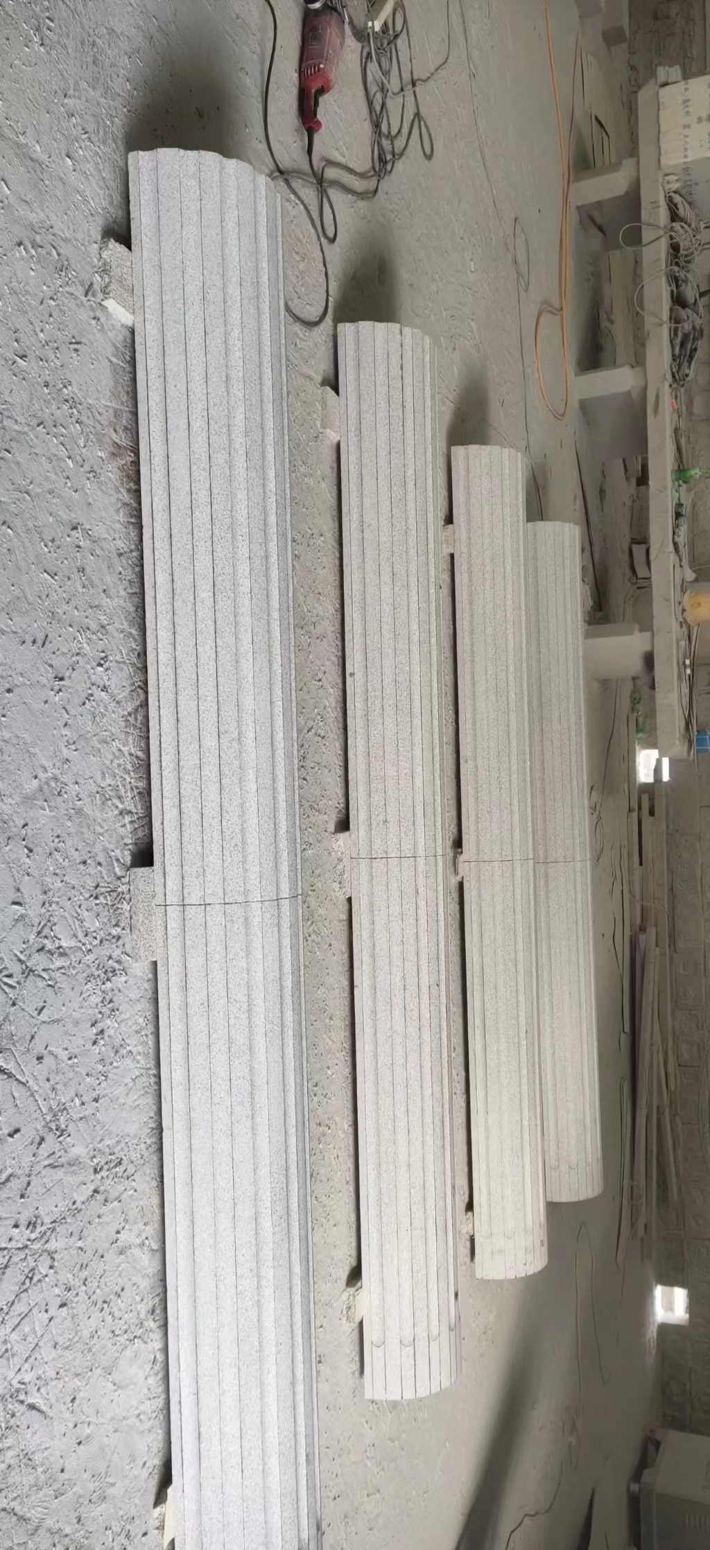 滨州 花岗岩厂家带你看白麻花岗岩门楼大柱柱皮