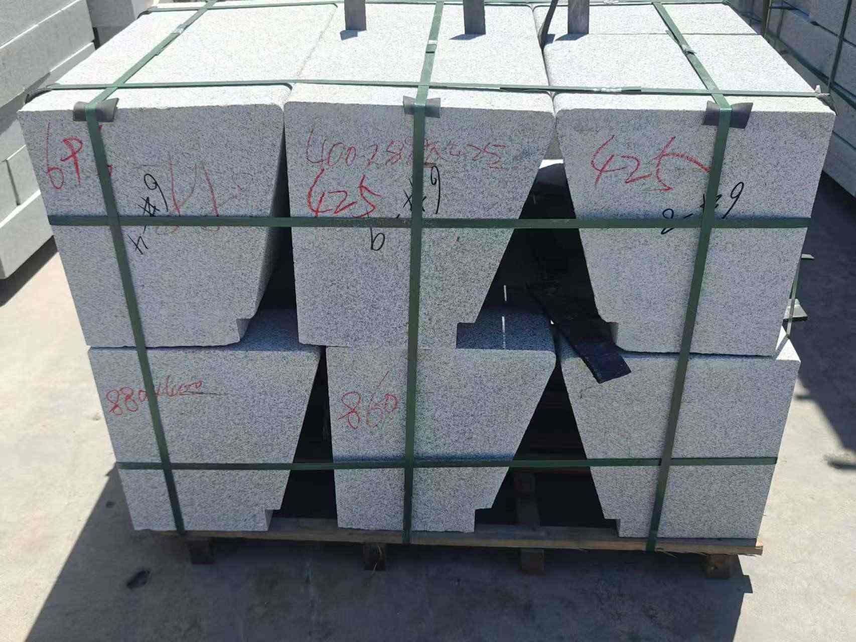 滨州 芝麻白异形坐凳，石凳