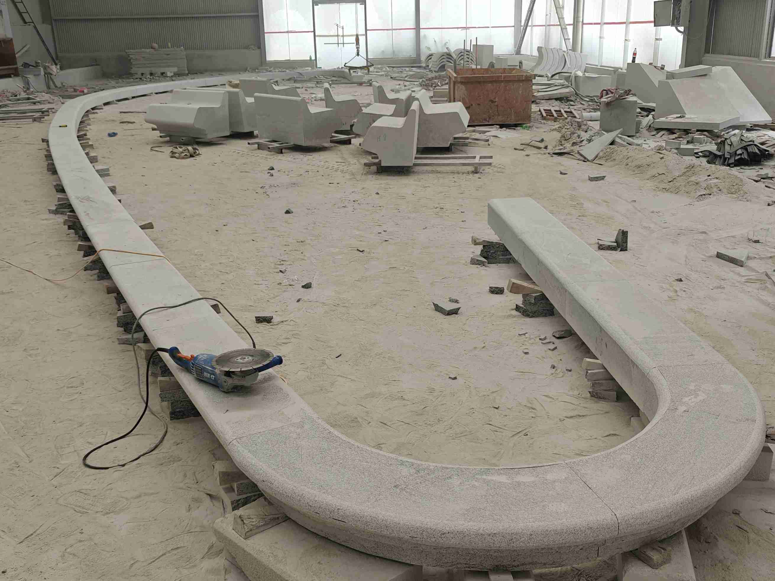 滨州 芝麻白花岗岩弧形花坛石，坐凳石