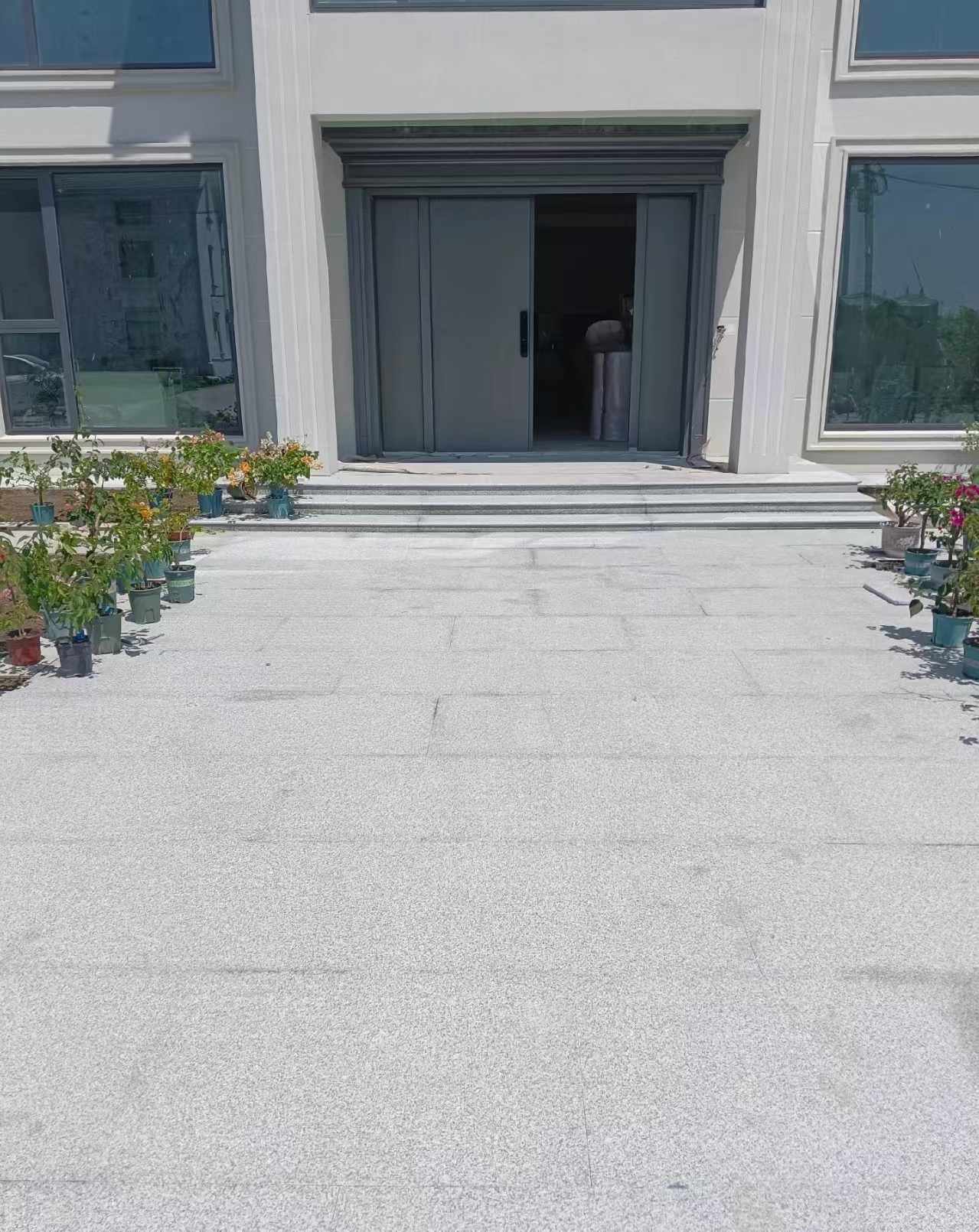 滨州 芝麻白花岗岩地铺石地面铺装