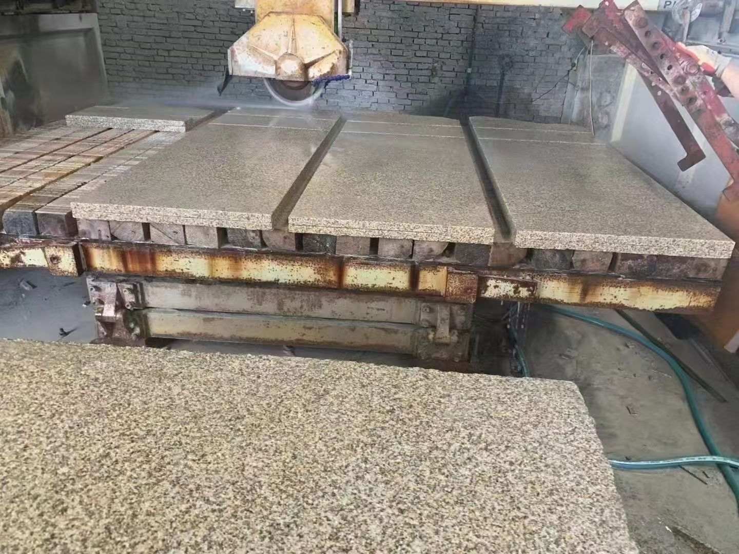 滨州 黄金麻荔枝面成品板加工