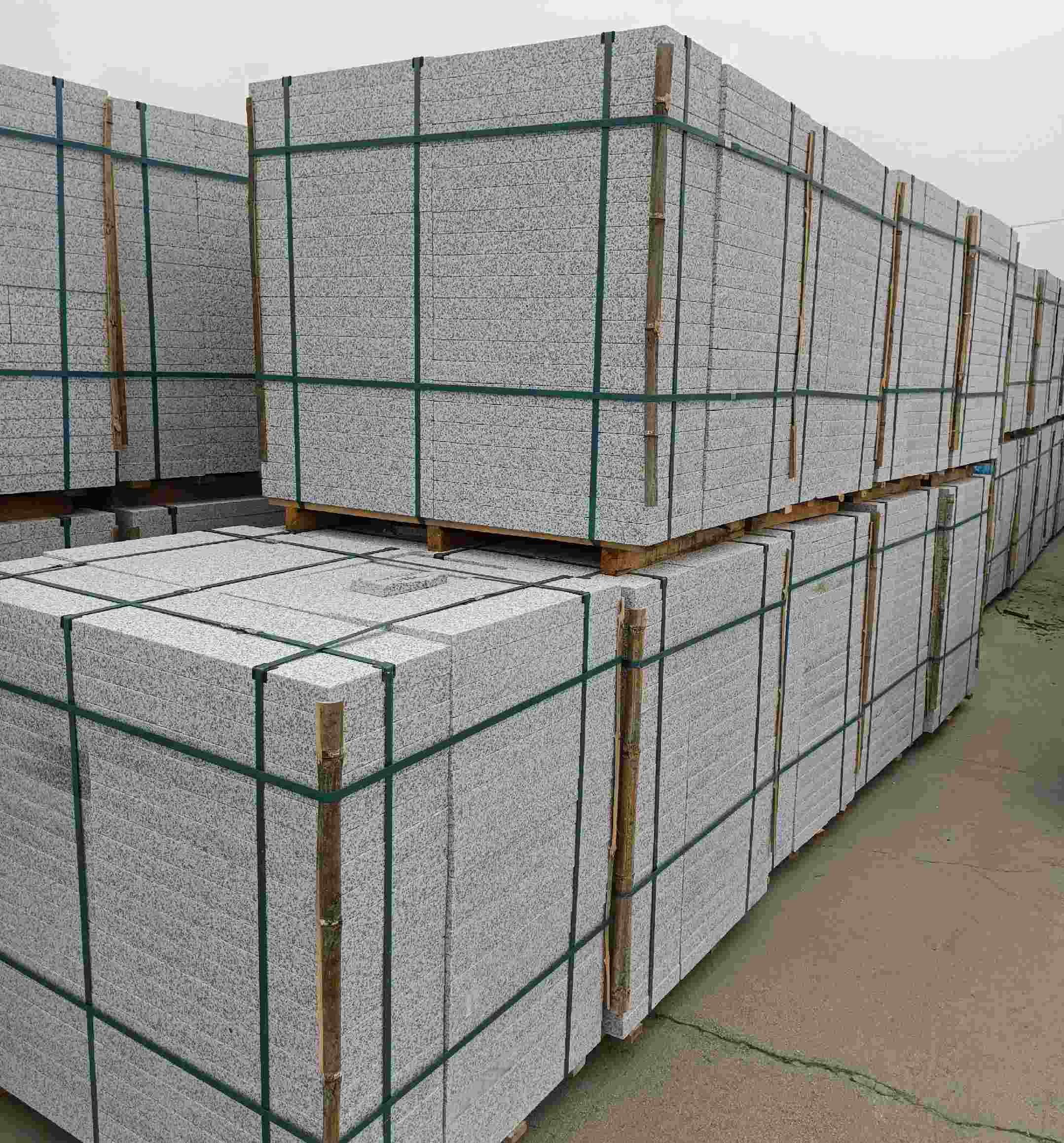 滨州 白麻花岗岩石材荔枝面地铺石（300*600*50）