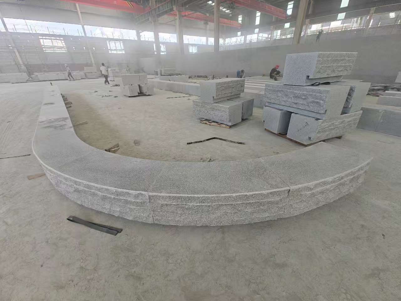 滨州 芝麻白异形坐凳，自然面光面弧形加工