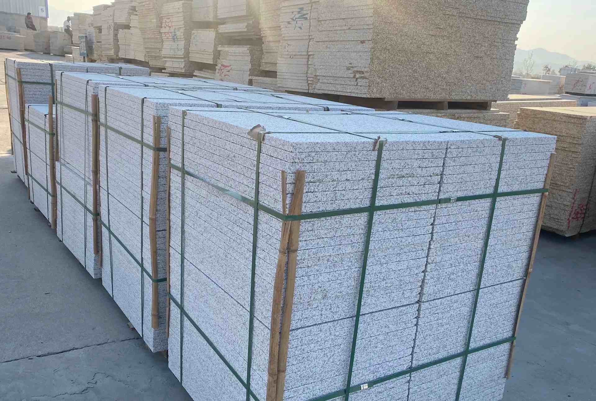 滨州 白麻花岗岩荔枝面地铺石