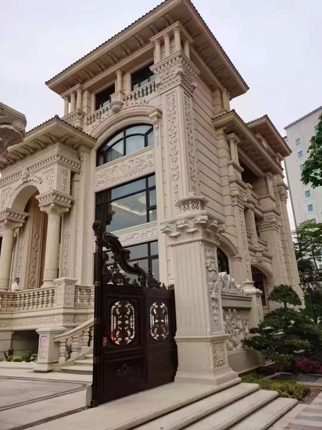 滨州 黄金麻花岗岩别墅外墙干挂效果展示