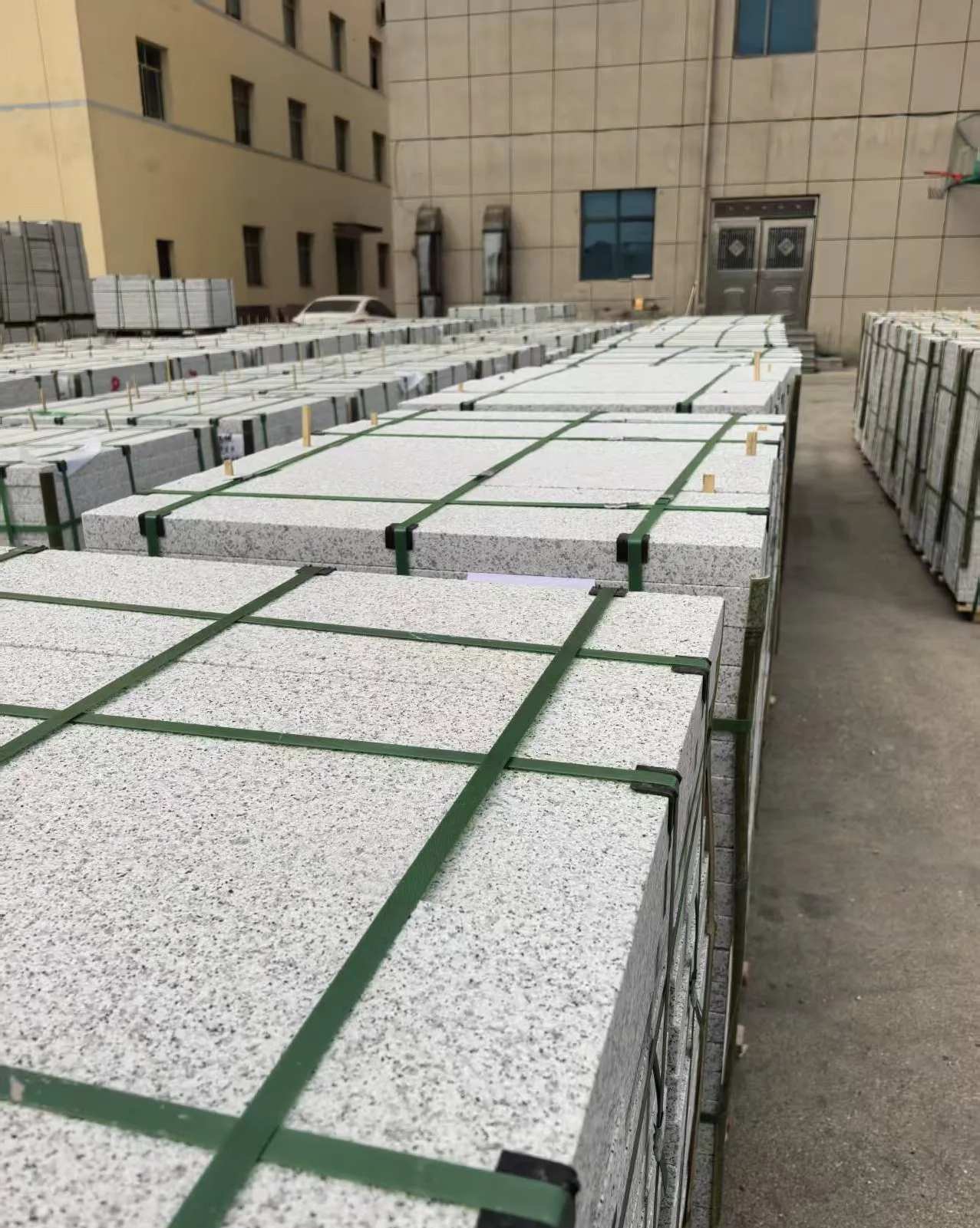 滨州 白麻花岗岩5.0公分荔枝面地铺石