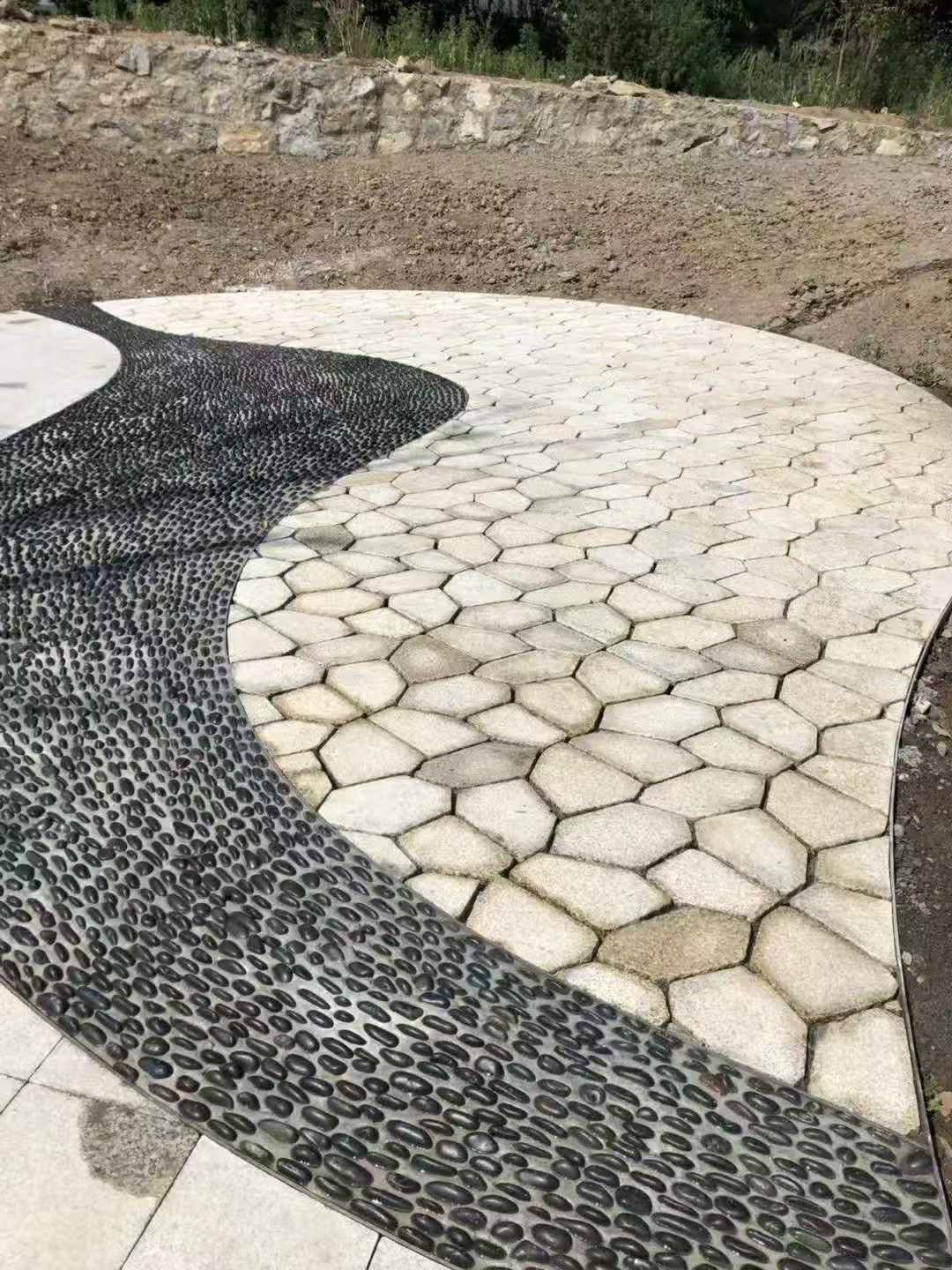 滨州 黄金麻冰裂纹地铺石工地铺装案例