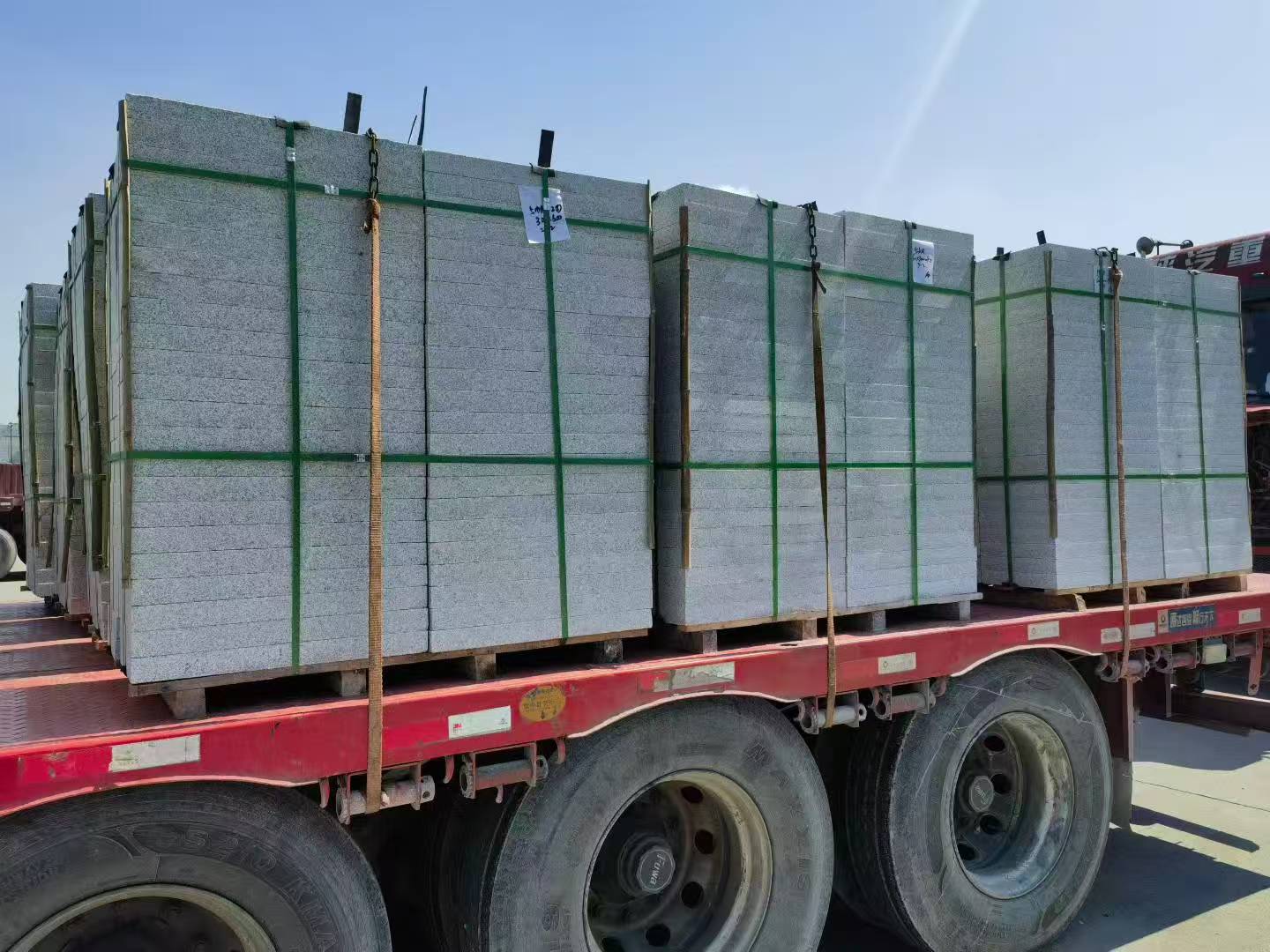 滨州芝麻白花岗岩出货日常地铺石