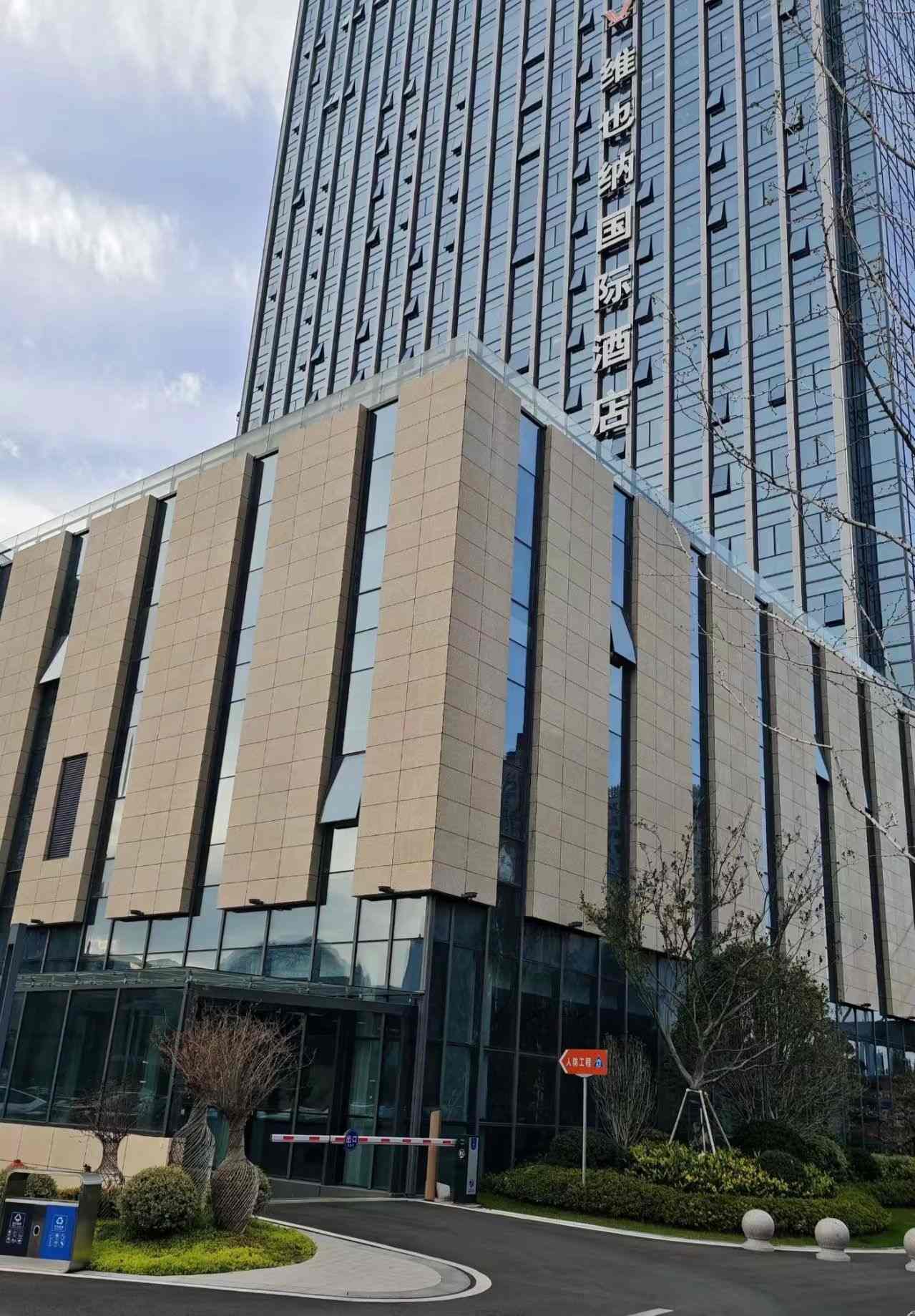 滨州 黄金麻花岗岩外墙干挂