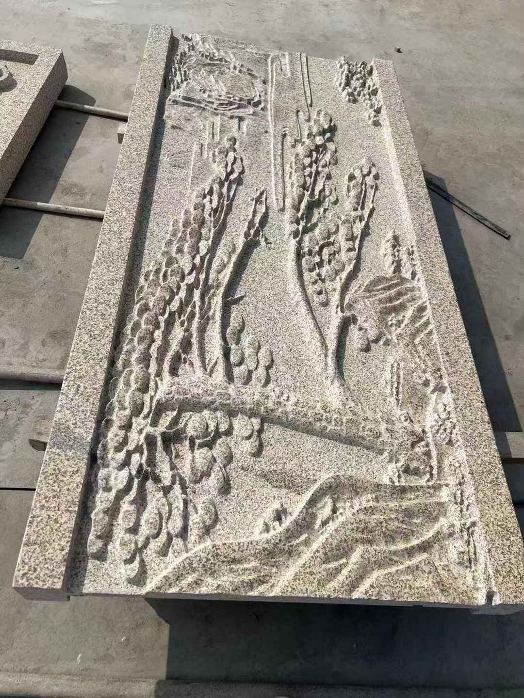 滨州 黄金麻雕刻板浮雕迎客松